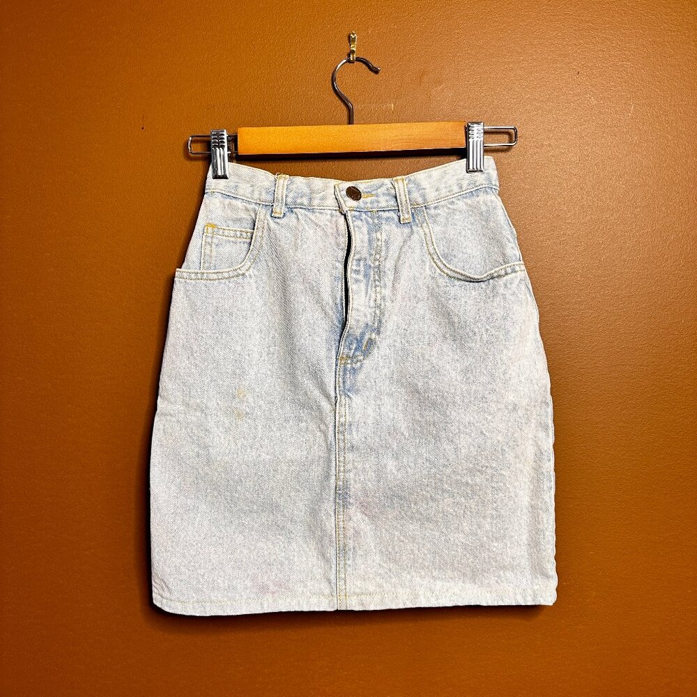 Vintage 1980s Guess by Georges Marciano High-Waisted Denim Skirt – Size 27